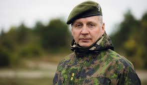 Försvarsmakten finns till för att skydda sverige och försvara landets frihet. Kommendoren For Armen Hela Folkets Arme Utgor Grunden For Forsvaret Armen