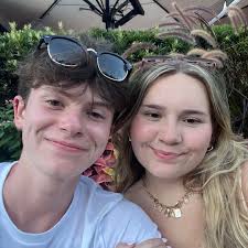 How to stop ThrifTea notifications in Sims 4?