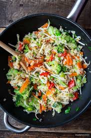 Asia Bratreis Mit Knackigem Gemuse Madame Cuisine Gebratener Reis Bratreis Essen Kochen