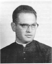 Granada: Luz, Color y Literatura: JOSÉ MONTERO VIVES, MARCA UNA PROFUNDA  HUELLA EN EL AVE MARÍA