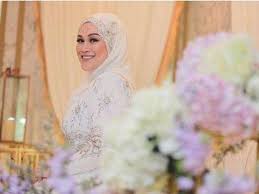 Doanya juga panjang, dan bersungguh dalam doanya sesekali seperti ada sekali ketika tiada orang lain kecuali saya dan bung dan yb ahli parlimen pendang (pas), hj awang. Zizie Ezette Kongsi Wajah Dan Umum Nama Anak