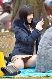 素人がお花見でパンチラしてるエロ画像 | オナカツ☆