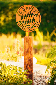 Some of them are transparent (.png). Fc Bayern Logo Auf Holzstander Angels Garden Dekoshop
