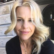 Laura Kersey's Instagram, Twitter & Facebook