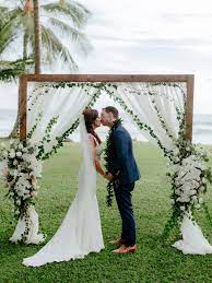 20 Beautiful Ceremony Backdrops And Arches California Wedding Photographers Maui Wedding Photographer Wedding Arch