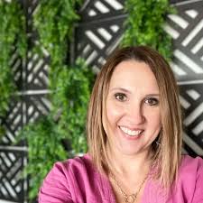 Jillian Lawson's Instagram, Twitter & Facebook