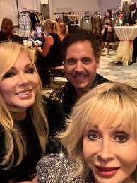 Fun night celebrating my beautiful girlfriend Laura Applegate at Discover  Magazines Power Women San Diego event last night. Congrats lovely Laura.  Great picture of Laura in the magazine Vincent Andrunas. Great to