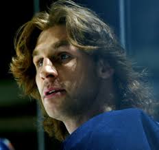 It has short hairs with longer fringes in the front. 5 Steps To Great Hockey Hair Gongshow Usa
