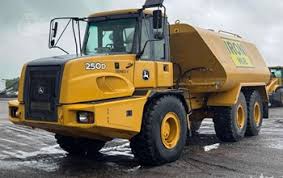 John Deere 250D Off-Highway Truck