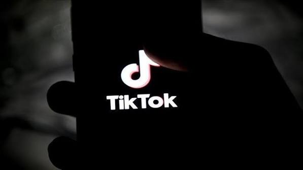 TikTok yasaklandı mı? 15 yaş altına Instagram yasağı geldi mi? Sosyal medya yasağı için tarih belli oldu! 