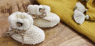 Maybe you would like to learn more about one of these? Chaussons Bebe Au Tricot Facile Pour Debutant Cadeau De Naissance Fait Main Perles Co
