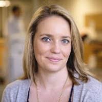 Katie Everett's Instagram, Twitter & Facebook