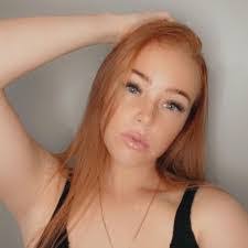 Shellie Brandt's Instagram, Twitter & Facebook