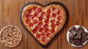 Bake untopped dough in the preheated oven for 5 minutes. Pizza Hut Serves Up Heart Shaped Pizza For 2018 Valentine S Day Chew Boom