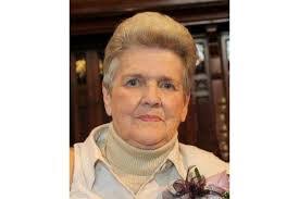 Naomi Wills's Instagram, Twitter & Facebook