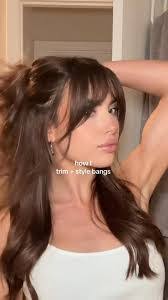 Laura Moncada's Instagram, Twitter & Facebook