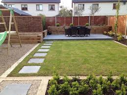 44 Beautiful Grass Garden Design Ideas For Landscaping Your Garden Trendehouse Low Maintenance Garden Design Family Garden Front Yard Landscaping