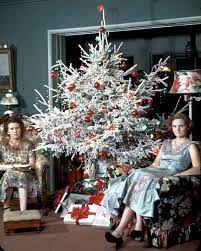 Browse more mid century christmas tree vectors from istock. O Tannenbaum Aluminum Christmas Tree In Mid Century Photographs Don T Take Pictures Don T Take Pictures