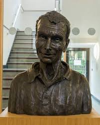 Keep Smiling: Happy Sculpture