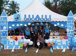 Memang best kerana pasukan perbarisan rumah kuning sesi pagi di bawah seliaan cn, cikgu ilyana, cikgu yusro, cikgu fairus dan cikgu ruziati menjadi johan !! Tahniah Buat Rumah Sukan Kembara Menang Hiasan Khemah Terbaik Sempena Kejohanan Balapan Padang Kali Ke 33 Smk Chaah Segamat Baru Balloons Planner Instagram