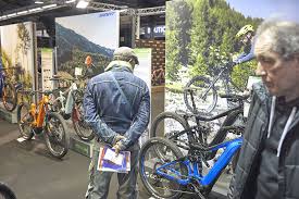 Ce salon du vélo sportif et citoyen qui se tiendra au cœur du parc floral de paris sera l'occasion pour de nombreuses marques de l'univers du vélo de présenter leurs dernières technologies valorisant la. Velo In Paris Le Salon Du Velo Sportif Et Citoyen