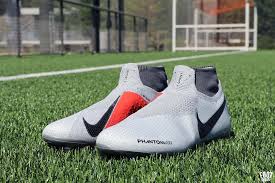 Nous vous toutes les marques de crampons. Nouvelles Chaussures