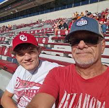 What hotels are recommended near Lackland Air Force Base?