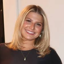 Tara Raftery's Instagram, Twitter & Facebook