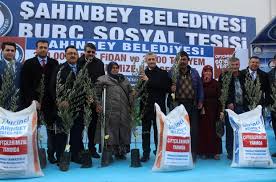 Gaziantep için seçilen logonun maliyeti belli oldu. Sahinbey Den 300 Bin Adet Fidan Ve 3 Bin 500 Ton Yem Destegi Sahinbey Belediyesi Nden Ciftcilere Buyuk Destek Gaziantep Haberleri