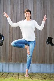 Evy Gruyaert Lanceert Boek En Platform Over Yoga De Perfecte Mix Tussen Sport En Ontspanning Fitness Knack Weekend