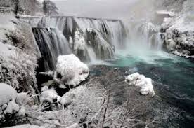 Nacionalni park una je jedan od 3 nacionalna parka u bosni i hercegovini. Take A Look At Amazing 4k Video Of Una River During Winter Sarajevo Times