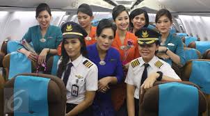 Penerbangan ke makassar akan kita tempuh dalam waktu kurang lebih 1 jam dan 20 menit, dengan ketinggian jelajah 32.000 kaki di atas permukaan air laut. Mengintip Ritual Pilot Dan Pramugari Sebelum Penerbangan Lifestyle Liputan6 Com