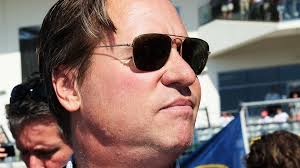 On tuesday night, the actor's son jack and daughter mercedes were seen having a good time together while. Nach Krebs Diagnose Val Kilmer Offenbart Krankheitsdetails Promiflash De