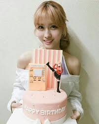 Kpop Amino Post By Mochii Dec 23 2017 At 03 23 Am Hirai Momo Momo Nayeon