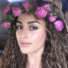 Laura Antonucci's Instagram, Twitter & Facebook