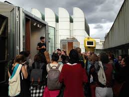 Chiara is the first italian tiny house on wheels made completely in wood. Mobiles Mini Haus Auf Tour Von Berlin Nach Rom Hafele Als Sponsor