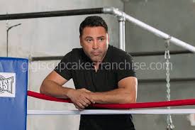 As a boxer, he competed from 1992 to 2008, winning 11 world titles in six weight classes, including the lineal championship in three weight classes. Die Unerklarliche Wahrheit Von Oscar De La Hoyas Frau Millie Corretjer Schauspieler