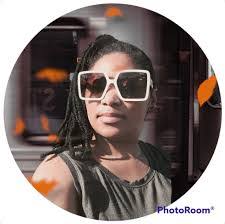 Naomi Caron's Instagram, Twitter & Facebook