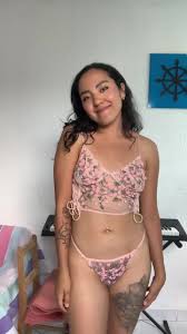 Hope this starts your Monday off great 😘 [f]