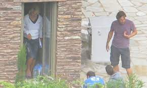 Όπως είναι γνωστό, η ελένη μενεγάκη και ο μάκης παντζόπουλος λατρεύουν το ησυχαστήριό τους στα άχλα της άνδρου. Axla O Paradeisos Ths Elenhs Menegakh To Spiti Ths Paroysiastrias Eikones Zwh Iefimerida Gr