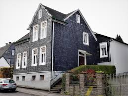 Haus zum kauf in wermelskirchen wermelskirchen · 135 m² · 1.637 €/m² · haus · doppelhaushälfte · einfamilienhaus laut wertgutachten ist das erbbaurecht bebaut mit einer doppelhaushälfte bestehend aus vollunterkellerung, einem vollgeschoss, ausgebautem dachgeschoss und darüber liegendem, ausgebauten spitzboden. Haus Zum Verkauf Stockhauser Strasse 42 42929 Wermelskirchen Rheinisch Bergischer Kreis Mapio Net