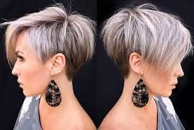 Le acconciature più belle per l'estate · taglio corto scalato · capelli corti biondi · caschetto pari · pixie cut silver. Tagli Capelli Corti Estate 2021 Short Hair Images Short Hair Haircuts Short Hair Styles