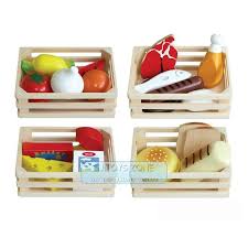The Large Selection Of Food And 4 Well Made Wooden Baskets Means You Can Arrange And Re Arrange Kids Imaginat Wooden Play Food Wooden Food Pretend Play Kitchen