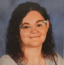 What homes for rent are available for retired parents with dogs?