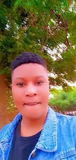 Eliza Amos's Instagram, Twitter & Facebook