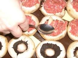 Gefullte Champignons Mit Hackfleisch Und Kase Gefullte Champignons Mit Hackfleisch Gefullte Champignons Hackfleisch