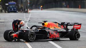 Max verstappen robbed of win after tyre blow out in azerbaijan: Baku Gp Max Verstappen Kritisiert Nach Seinem Reifenschaden Samt Crash Hersteller Pirelli Scharf Eurosport