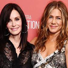 Lisa kudrow and courteney cox arquette team up to raise research funds. Courteney Cox And Jennifer Aniston S These Quotes About Each Other Prove Their Friendship Is One Of A Kind