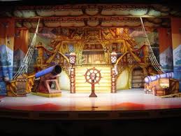 It S Behind You The Pavilion Theatre Glasgow Scenery Peter Pan Peter Pan Costumes Peter Pan Jr Peter Pan