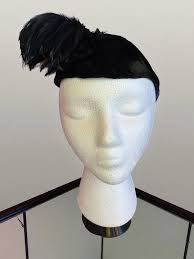 Vintage 1940s 1950s Black Velvet Hat w/ Ostrich Feather Headpiece. Hats